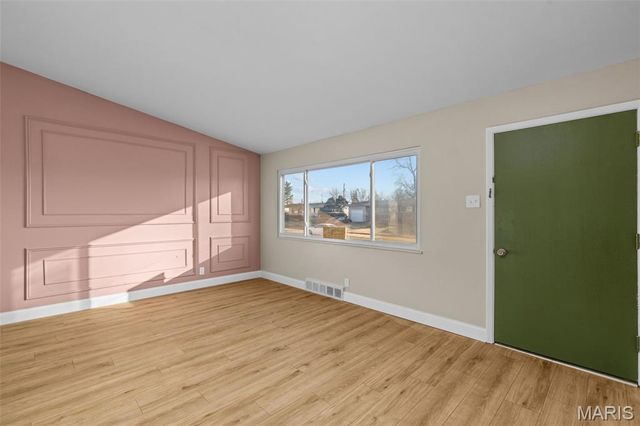 2345 Hummingbird Drive, St Louis, MO 63033