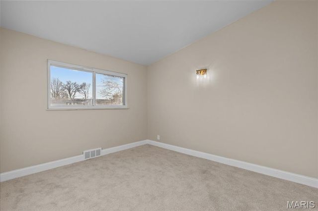 2345 Hummingbird Drive, St Louis, MO 63033