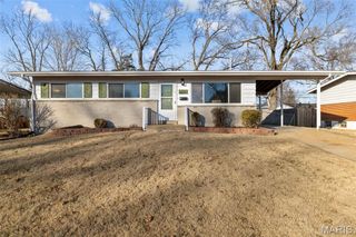 2345 Hummingbird Drive, St Louis, MO 63033