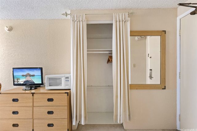 444 Niu Street 2502, Honolulu, HI 96815