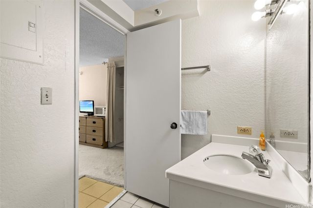 444 Niu Street 2502, Honolulu, HI 96815