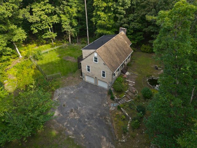 323 Bennett Rd., Hampden, MA 01036
