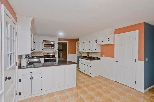323 Bennett Rd., Hampden, MA 01036