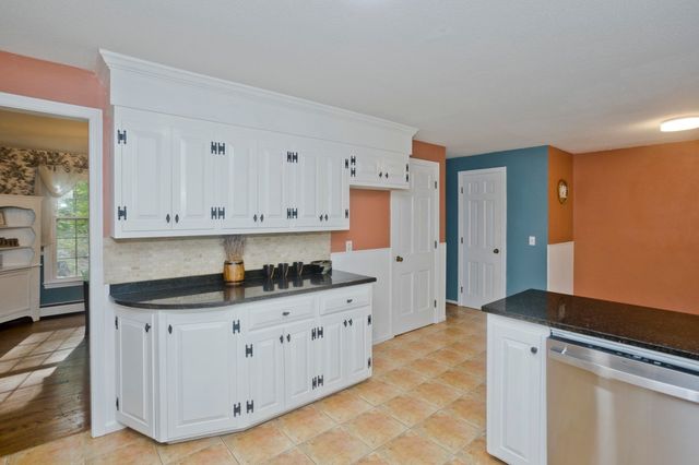 323 Bennett Rd., Hampden, MA 01036