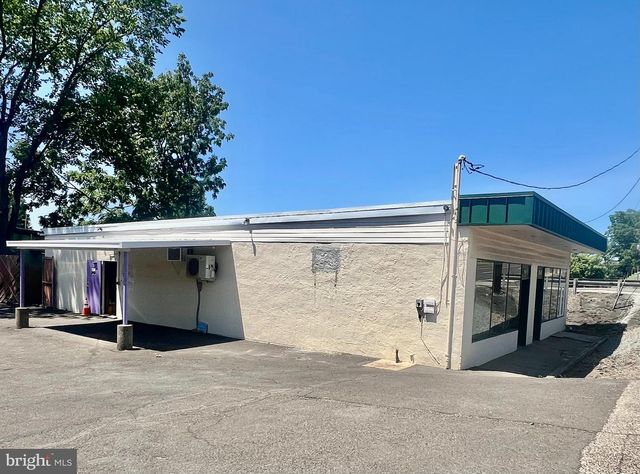 858 STREET RD, Southampton, PA 18966