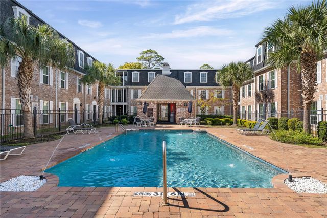 359 N Post Oak Lane 221, Houston, TX 77024