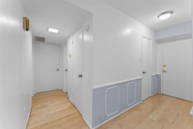 359 N Post Oak Lane 221, Houston, TX 77024