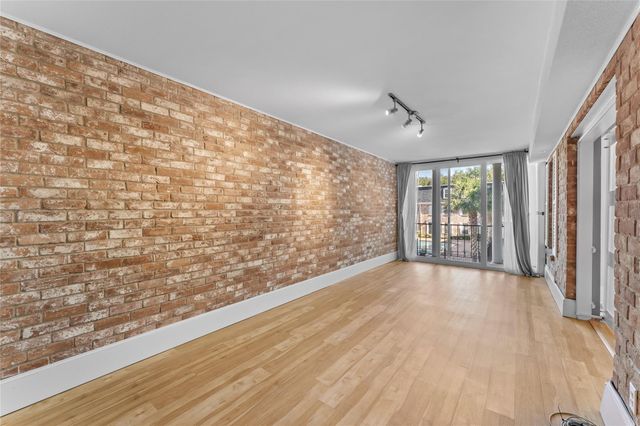 359 N Post Oak Lane 221, Houston, TX 77024