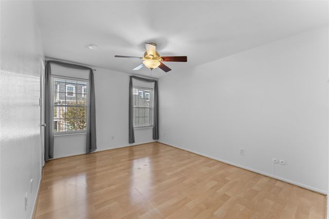 359 N Post Oak Lane 221, Houston, TX 77024