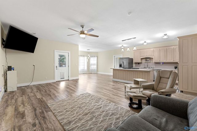 362 East Byrd Road, Hartselle, AL 35640