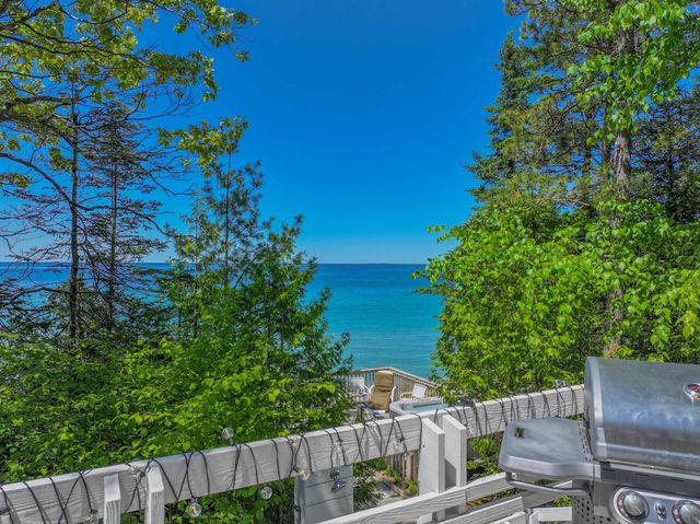 5635 N Leland Woods Drive, Leland, MI 49654