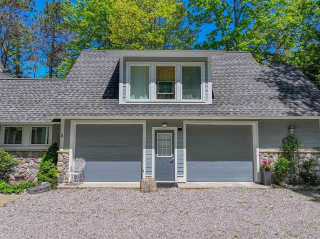 5635 N Leland Woods Drive, Leland, MI 49654
