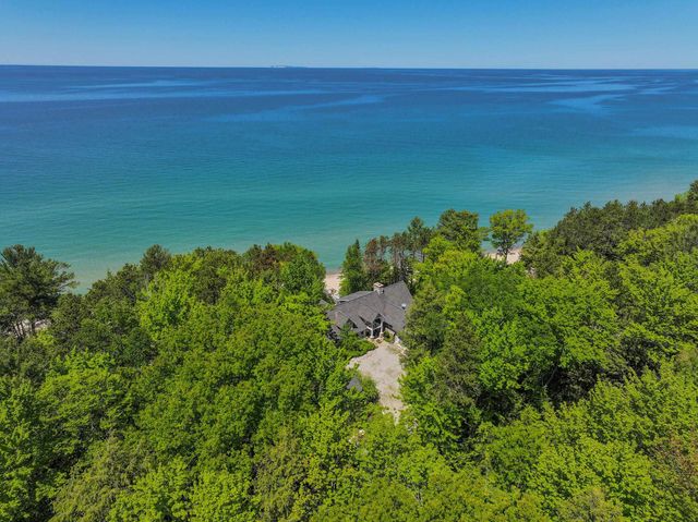 5635 N Leland Woods Drive, Leland, MI 49654