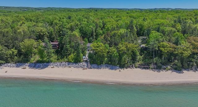 5635 N Leland Woods Drive, Leland, MI 49654