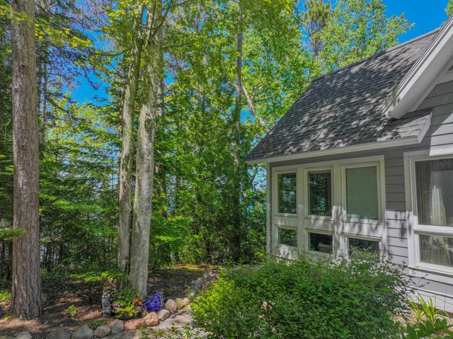 5635 N Leland Woods Drive, Leland, MI 49654