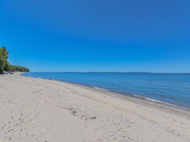 5635 N Leland Woods Drive, Leland, MI 49654