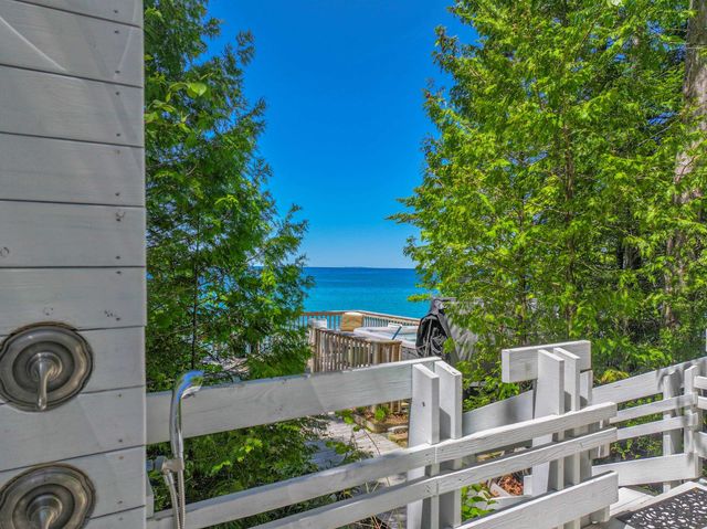 5635 N Leland Woods Drive, Leland, MI 49654