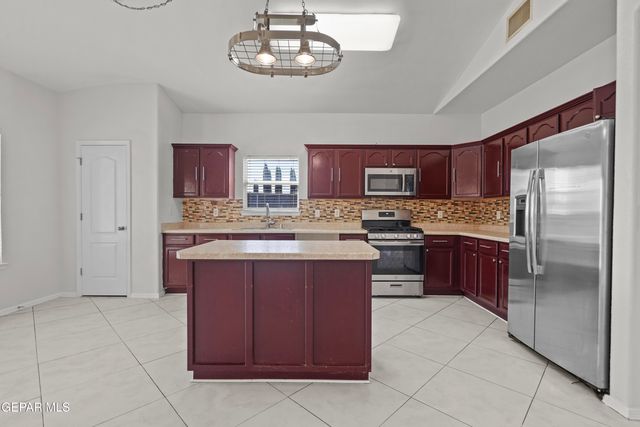 14720 Sand Gate Drive, Horizon City, TX 79928