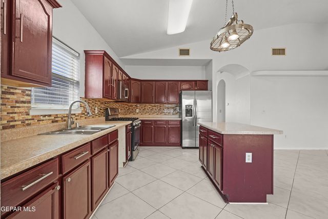 14720 Sand Gate Drive, Horizon City, TX 79928