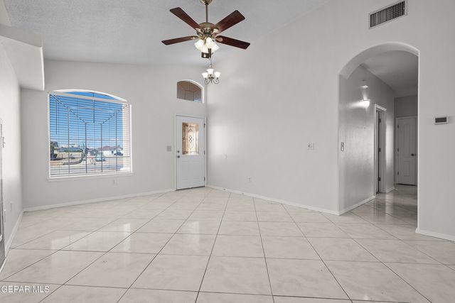 14720 Sand Gate Drive, Horizon City, TX 79928