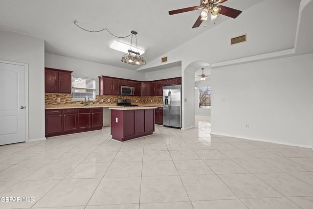 14720 Sand Gate Drive, Horizon City, TX 79928