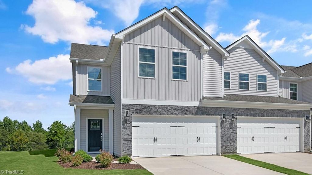 131 Briarwood Lane, Bermuda Run, NC 27006