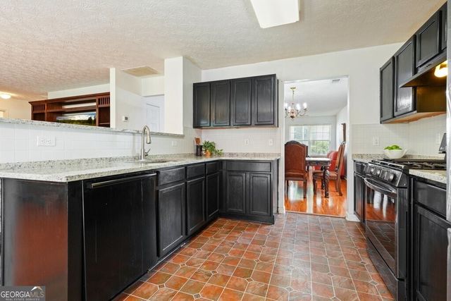 115 Village Trace, Woodstock, GA 30188
