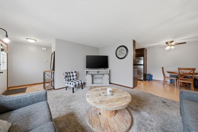 1344 Wakeby Lane 434, Schaumburg, IL 60193