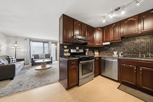1344 Wakeby Lane 434, Schaumburg, IL 60193
