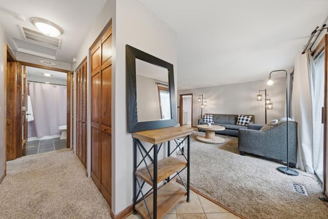1344 Wakeby Lane 434, Schaumburg, IL 60193