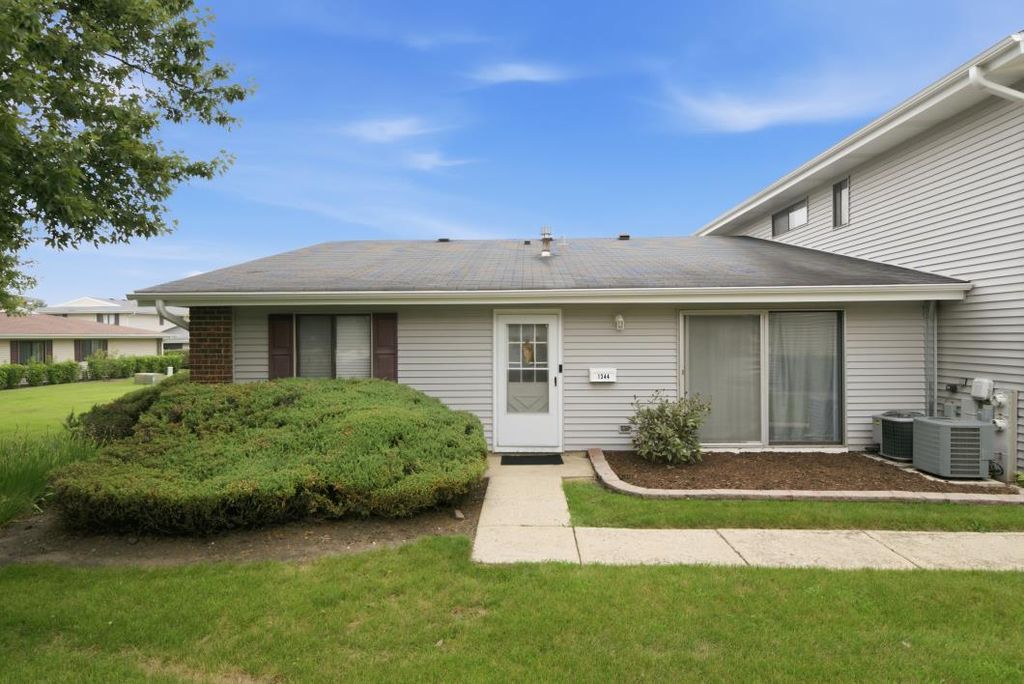 1344 Wakeby Lane 434, Schaumburg, IL 60193