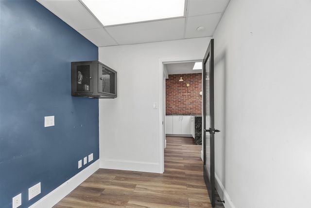 63 Shore Road 14, Winchester, MA 01890