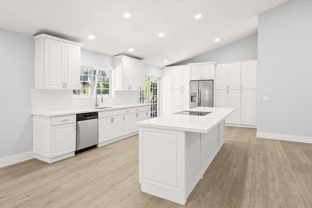 9791 Sun Pointe Dr, Boynton Beach, FL 33437