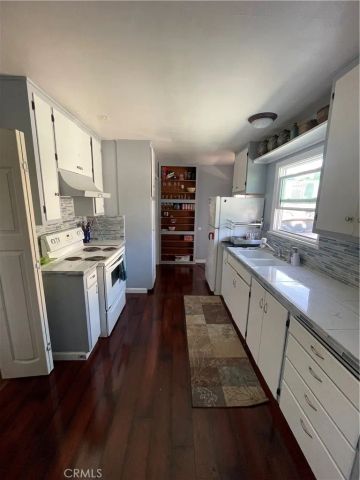200 Plymouth Drive, Vista, CA 92083