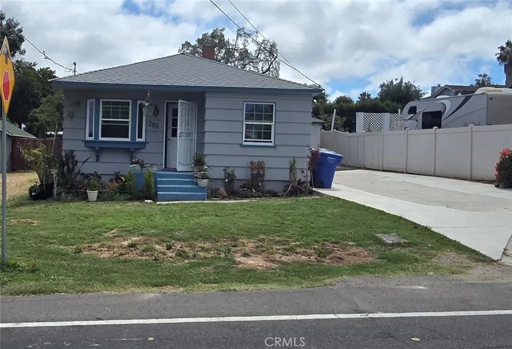 200 Plymouth Drive, Vista, CA 92083