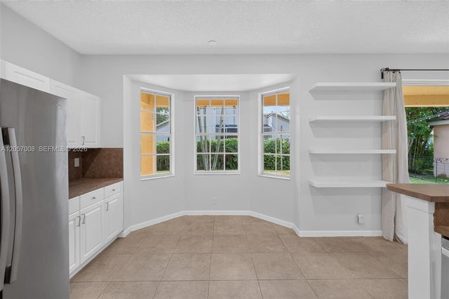 498 Cambridge Ln, Weston, FL 33326