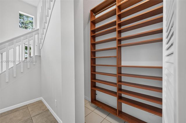 498 Cambridge Ln, Weston, FL 33326
