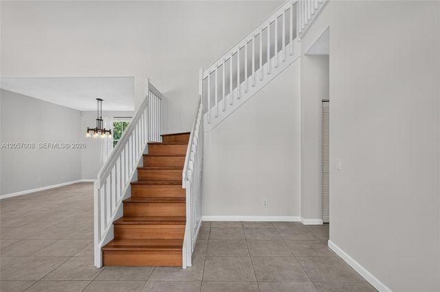 498 Cambridge Ln, Weston, FL 33326