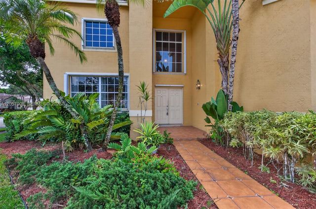 498 Cambridge Ln, Weston, FL 33326