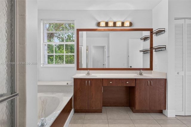 498 Cambridge Ln, Weston, FL 33326