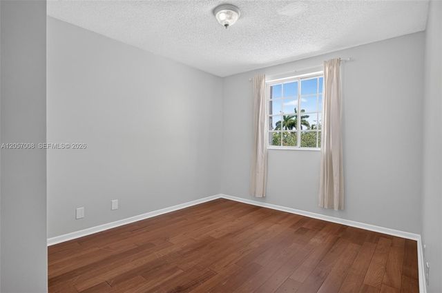 498 Cambridge Ln, Weston, FL 33326