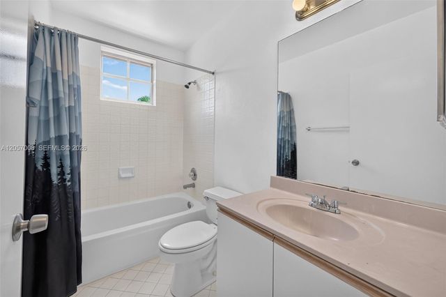 498 Cambridge Ln, Weston, FL 33326