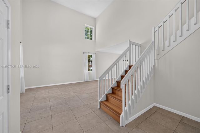 498 Cambridge Ln, Weston, FL 33326