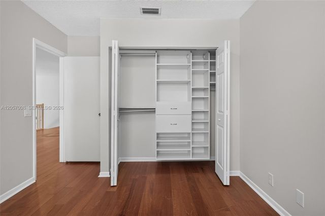 498 Cambridge Ln, Weston, FL 33326
