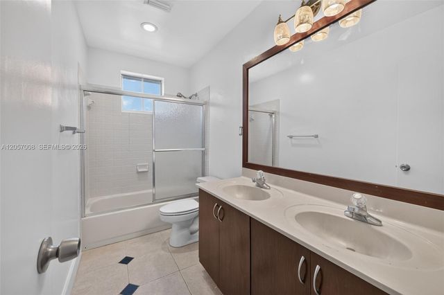 498 Cambridge Ln, Weston, FL 33326