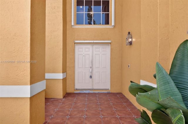 498 Cambridge Ln, Weston, FL 33326