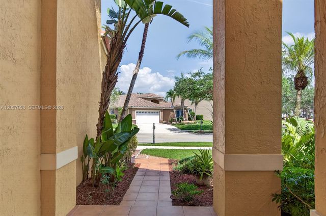 498 Cambridge Ln, Weston, FL 33326