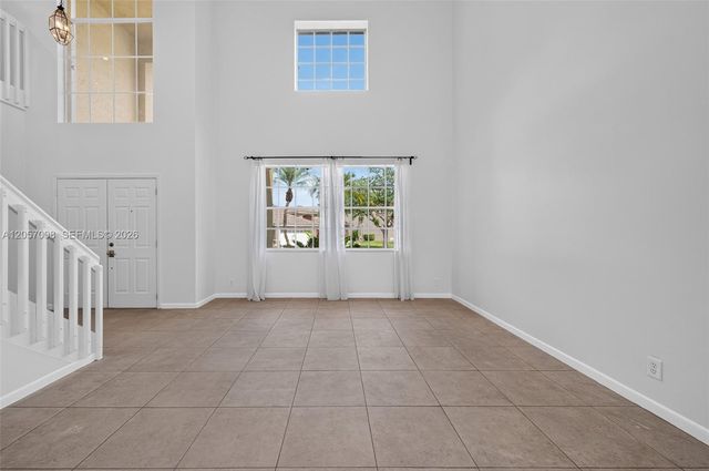 498 Cambridge Ln, Weston, FL 33326