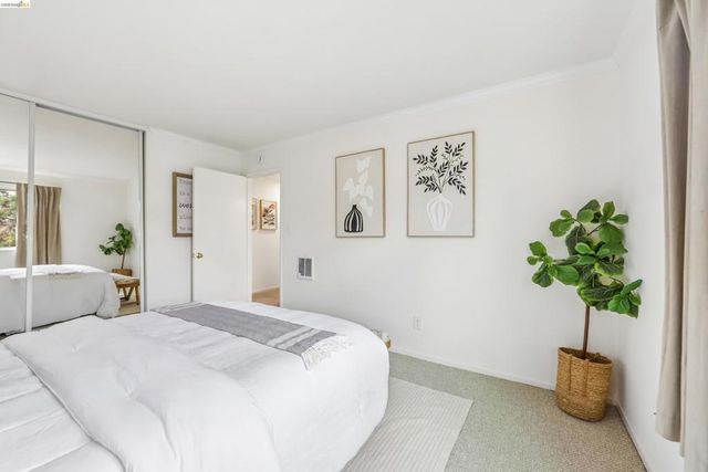 321 Warwick Ave 303, Oakland, CA 94610