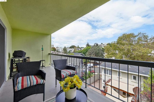 321 Warwick Ave 303, Oakland, CA 94610